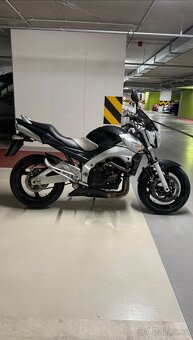 Suzuki GSR 600 - 3