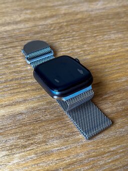 Apple Watch series 4 40mm šedé - 3