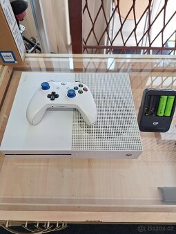 Xbox one S 1TB,DVD mechanika,1x ovládač,1x hra, nabíječka - 3