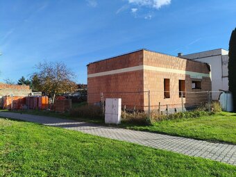 Stavební parcela s rozestavěnou stavbou RD v obci Troubky - 3