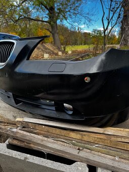 Přední nárazník BMW e60 - 3
