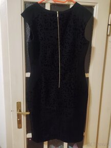 Elegantní šaty s leopardím vzorem a kameny - 3