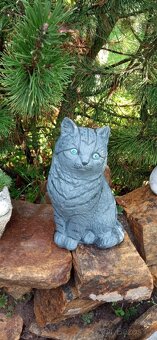 Zahradní dekorace- Sedící kočička šedá - 3