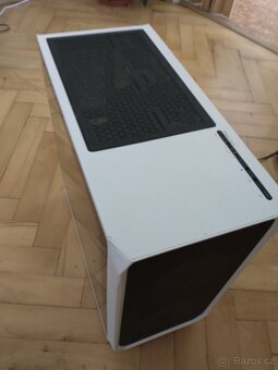 PC na práci i hraní - 3