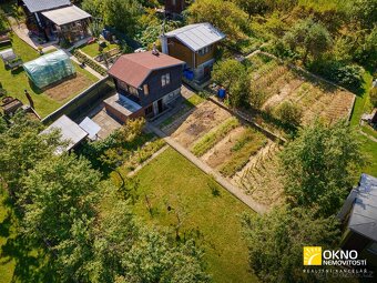 Zahrada s chatkou a výhledem do okolí - 3