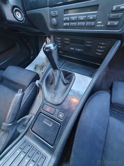 Černý dekor bmw e39 - 3