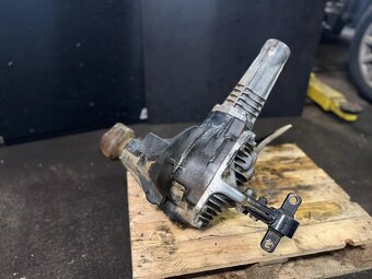 // Přední Diferenciál Jeep WK/WH 3.0 CRD // - 3