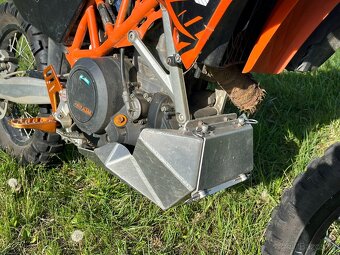KTM 690 Enduro R - 3