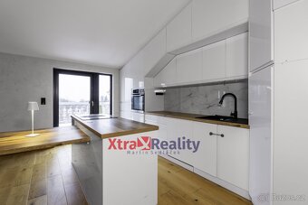 Prodej rodinného domu, 387m2, garáž 50m2, ev.č. 00028 - 3