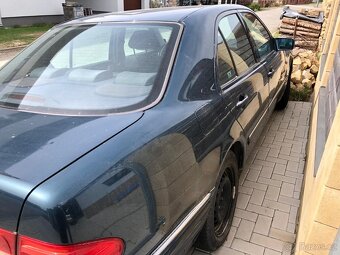 Mercedes e280 benzín - 3
