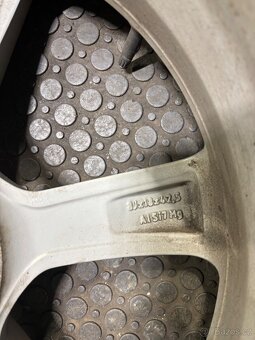 Alu 8Jx18 ET42,5 Volvo XC60 original 235/60R18 Nokian - 3