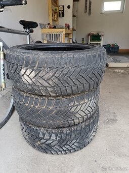 Pneu r17 - 3
