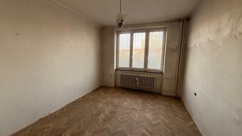 Zděný byt 3+1 v centru města k rekonstrukci - 3
