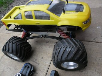 Kyosho-Mad Force 1/8-Spalovaci motor - 3