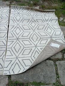 Koberec 133x195 cm PC 3.000 Kč kus - 3