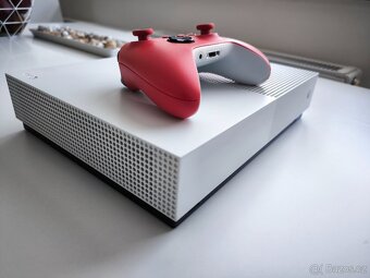 Xbox One all Digital 1TB - 3