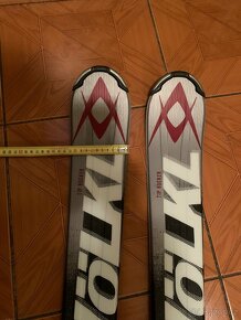 Prodám sjezdové carvingové lyže zn. VÖLKL, přeskáče a hůlky - 3