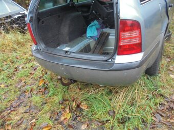 boční dveře v barvě 9151 - Octavia1. combi - 3