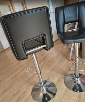 2x Barové stoličky (hnědé/chromované) - 3