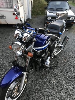 Suzuki GSX 1400 - 3