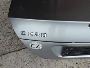 Prodám víko kufru na Mercedes E220 - 3
