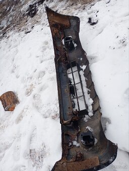 Přední nárazník Nissan Navara D22 - 3