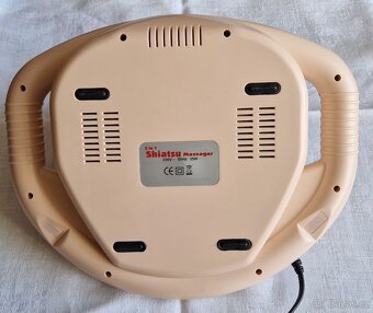 Prodám masážní přístroj Shiatsu Massager - 3