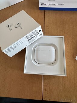 AirPods 3 s lightning pouzdrem - 3