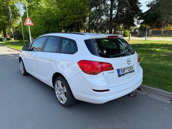 Opel Astra 1.7 CDTI kombi R.v.2012 - 3