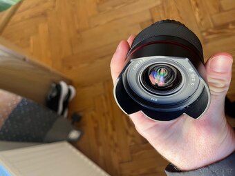 Fujifilm X objektiv Samyang 12/2 AF - 3