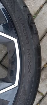 Sada Octavia RS X-TREME R19 - 3