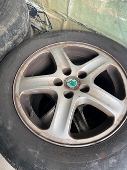 Alu disky originál Škoda s letními pneu - 3