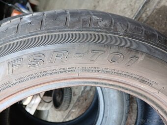 dve letni 215/55 R16 se vzorkem 4,5mm - 3