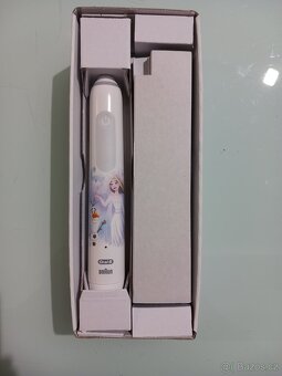 Dětský elektrický zubní kartáček Oral B Frozen - 3