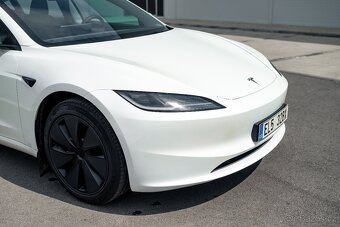 Tesla Model 3 Highland Standard Range - 3