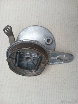 ČZ 125 B, T; 150 C - brzdové štíty. - 3
