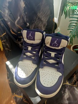 Nike Air Jordan 1 Mid - 3