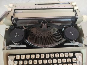 Psací stroj Consul - 3