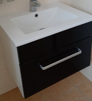 Umyvadlo se skříňkou - 3