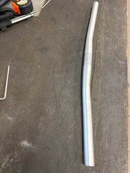 Řidítka Bontrager Race Lite, 560mm - 3