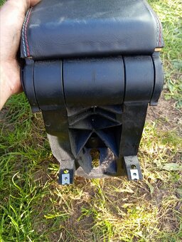 BMW E46 loketní opěrka - 3