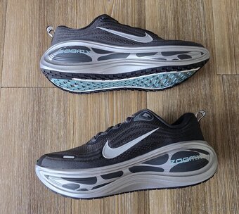 Běžecké boty Nike Vomero Plus (44) - 3