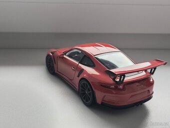 Model Porsche 911 GT3 RS, Welly 1:24 - 3