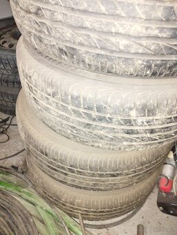 Pneu 195/60R15 - 3