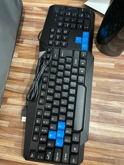 Herní myš k pc klávesnice - 3