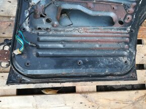 Pravé zadní dveře Nissan Patrol GR Y60 - 3