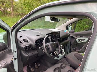 Berlingo 1.5 BlueHDi 100S&S MAN FEEL, Zelená AQUA - 3