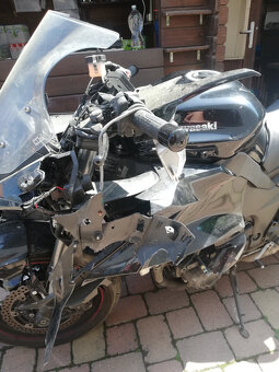 prodám lehce bouranou motorku kawasaki - 3