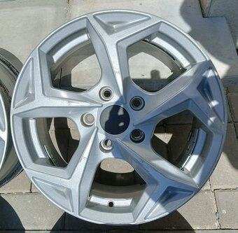Litá kola 5x114,3 R16: Racing LINE (Dacia DUSTER, ...) - 3