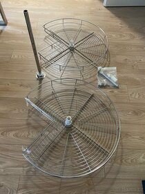 Drátěný program do rohové skříně - 3